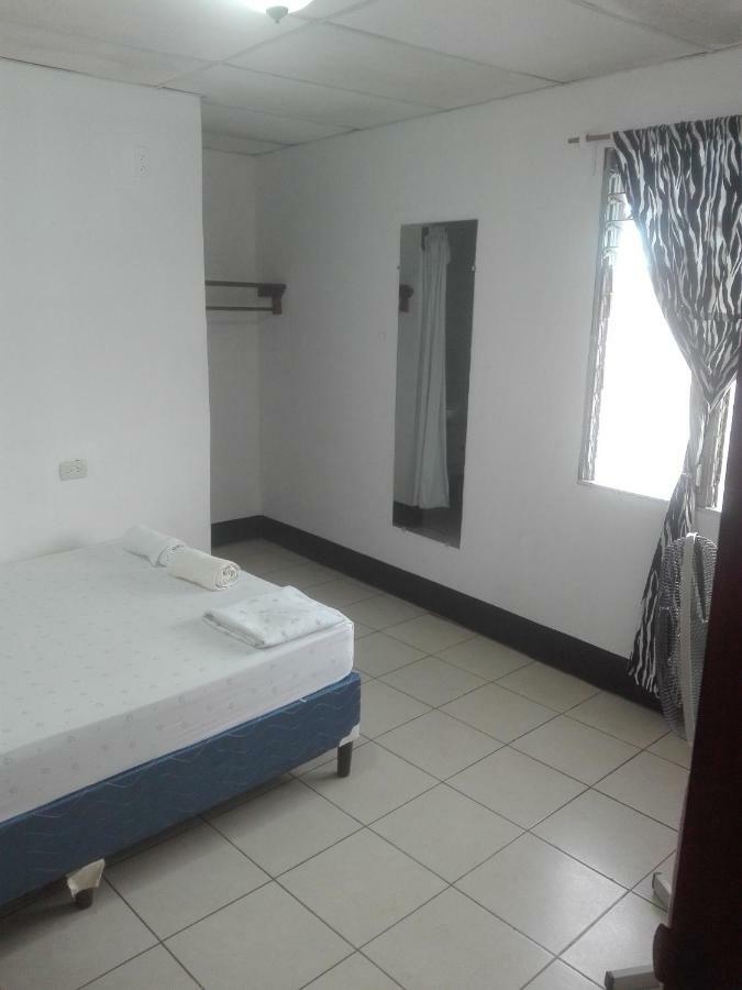 Hostal Don Frank San Carlos Zewnętrze zdjęcie