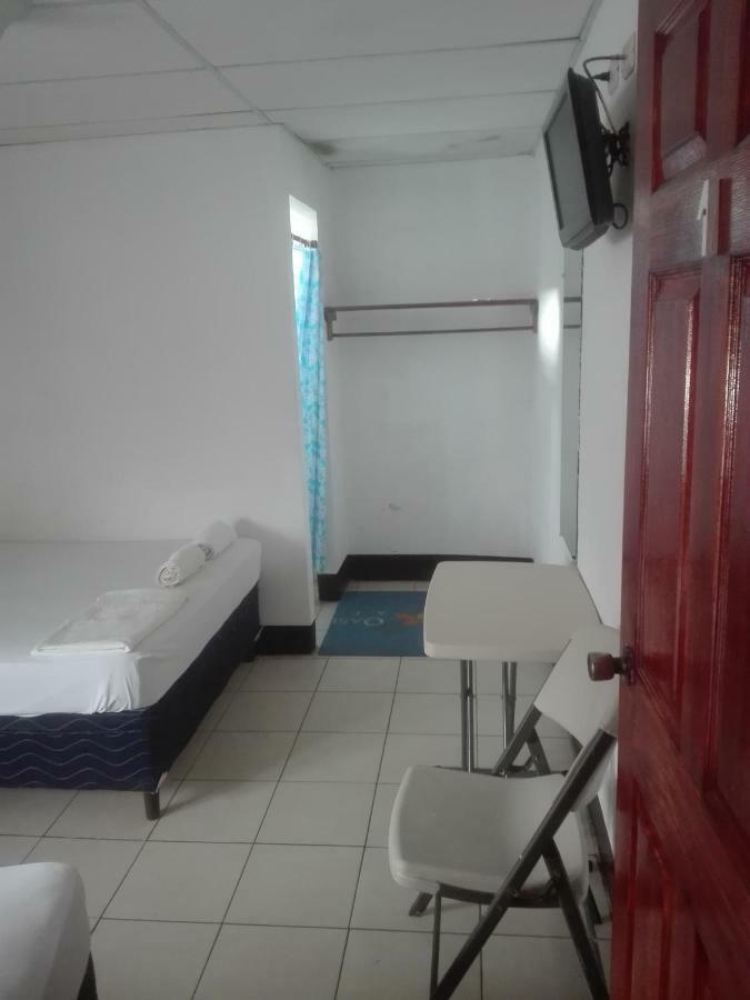 Hostal Don Frank San Carlos Zewnętrze zdjęcie